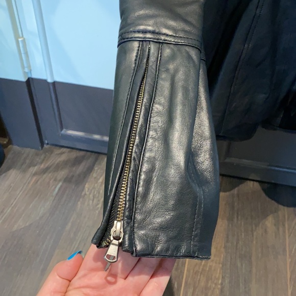 Danier Genuine Leather Jacket - Picture 6 of 8